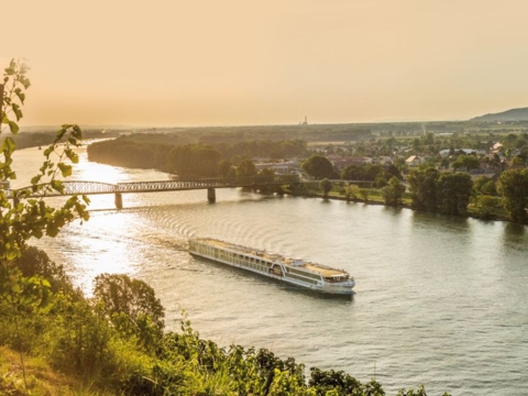 Amadeus Queen Kreuzfahrt Reisen 2023, 2024 & 2025 buchen