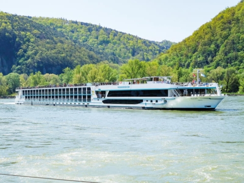 Adora Frühbucher Rabatt & Kreuzfahrt Restplätze 2023 & 2024 buchen