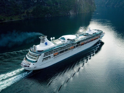 Vision of the Seas Kreuzfahrt Reisen 2023, 2024 & 2025 buchen