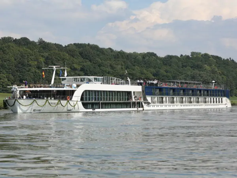 AmaLea Kreuzfahrt Reisen 2023 & 2024 buchen